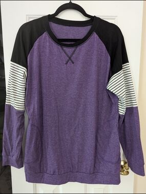Purple Raglan Pullover with Striped Sleeve With Pockets